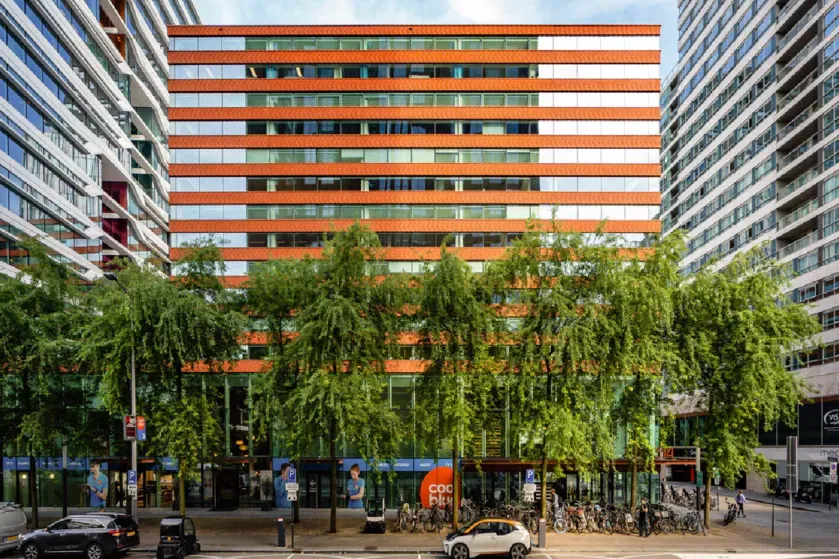 FOZ-gebouw op de Zuidas verkocht aan Aviva Investors